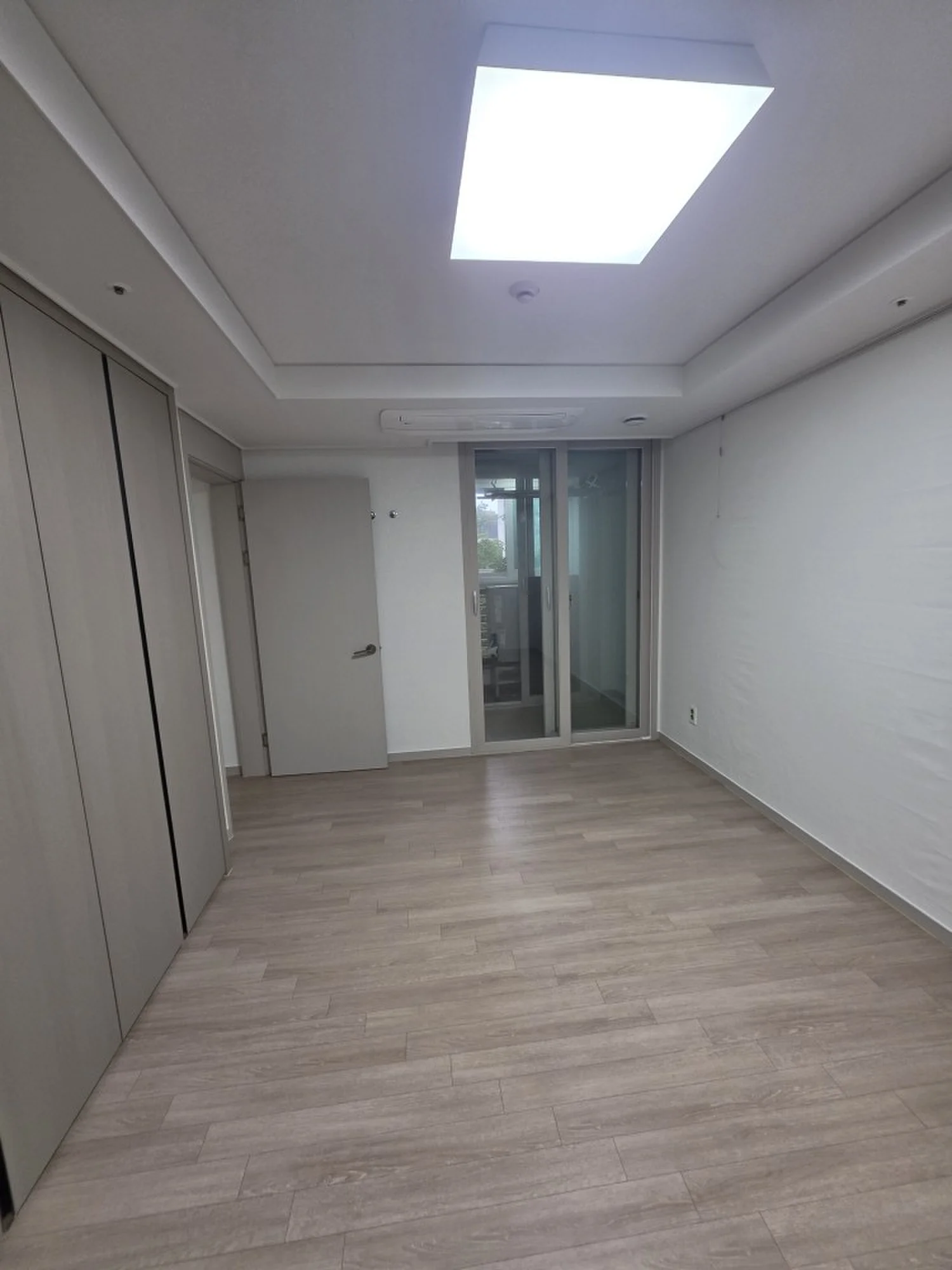 부천 역곡동 28평 아파트 벽 실크도배 시공 사진 1